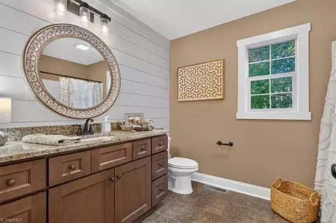 Bath - 3042 Autumn Acres Ln, Trinity, NC 27370 photo 2 of 3