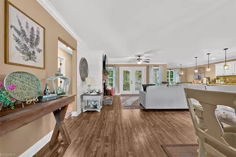 Entry Way - 3042 Autumn Acres Ln, Trinity, NC 27370 photo 2 of 7