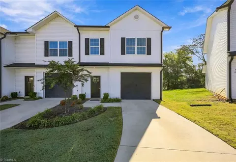 616 Pompano Dr, Greensboro, NC 27410