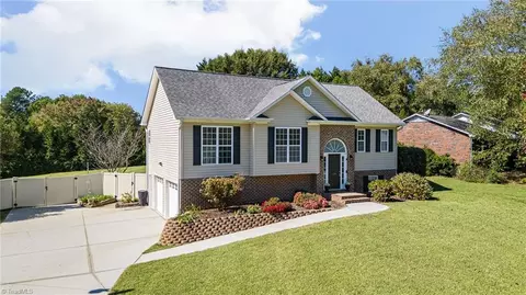 150 Creekside Ln, Lexington, NC 27295