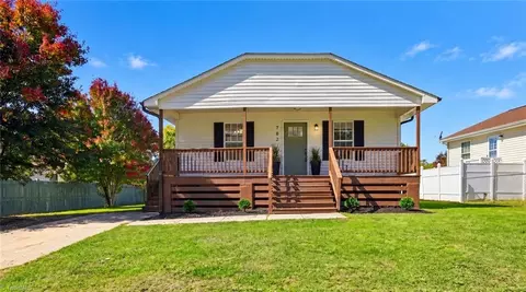 702 Shirley Ln, Greensboro, NC 27401