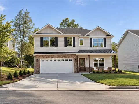 2103 Medhurst Dr, Greensboro, NC 27410