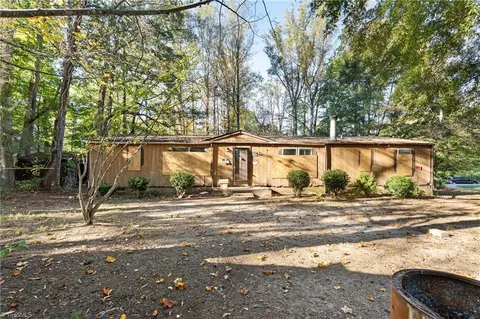 7123 Bonanza Dr, Kernersville, NC 27284
