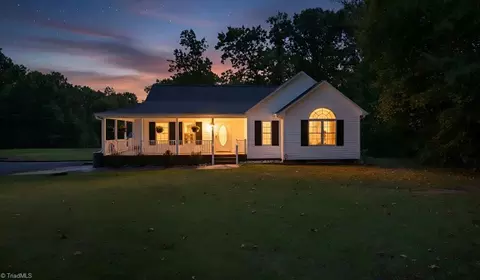685 Dynasty Dr, Asheboro, NC 27205