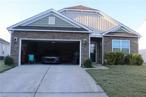 9032 Harwood Knoll Dr, Charlotte, NC 28214