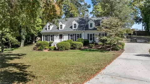 Exterior - 802 Kingston Dr, High Point, NC 27262 photo 2 of 6
