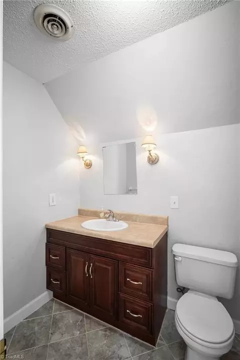 Bath - 802 Kingston Dr, High Point, NC 27262 photo 6 of 6