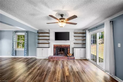 Living - 802 Kingston Dr, High Point, NC 27262 photo 4 of 4