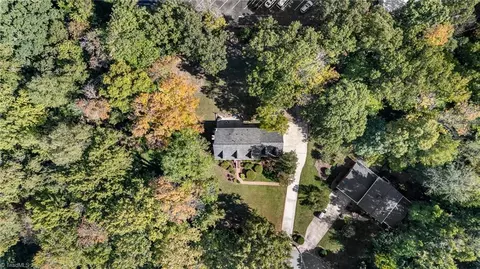 View/Area - 802 Kingston Dr, High Point, NC 27262 photo 4 of 5