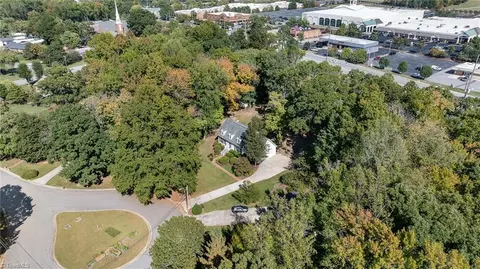 View/Area - 802 Kingston Dr, High Point, NC 27262 photo 5 of 5