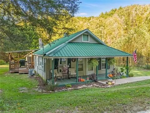 9472 Old Nc Highway 16 N, Millers Creek, NC 28651