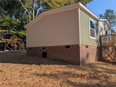 1322 Pineview Rd, Randleman, NC 27317 photo 2