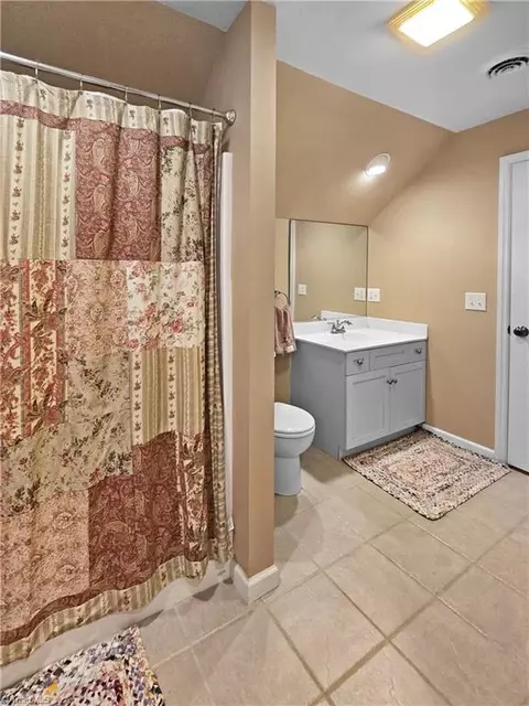 Bath - 13641 Traphill Rd, Traphill, NC 28685 photo 2 of 5