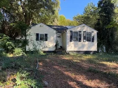 139 Wayside Dr, Winston Salem, NC 27107