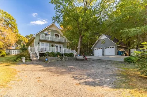 6707 Chadmoor Ct, Greensboro, NC 27406
