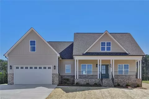 200 Mayo River Meadows Dr, Stoneville, NC 27048