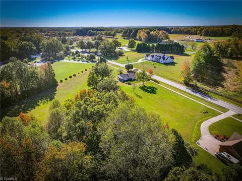 8410 Linville Rd, Oak Ridge, NC 27310