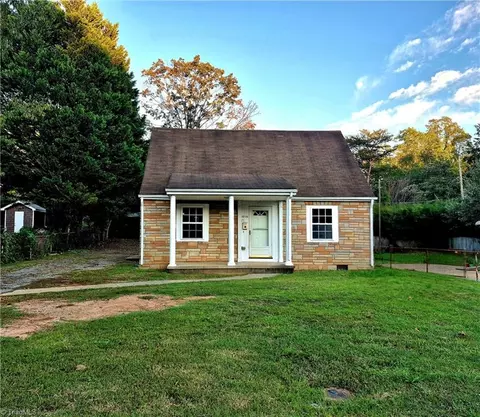 3309 Heitman Dr, Winston Salem, NC 27107