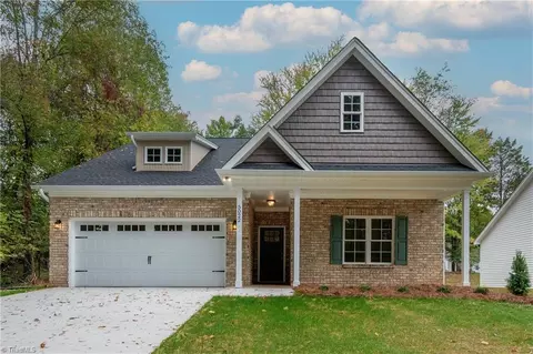 5022 Whitewood Ln, Winston Salem, NC 27104