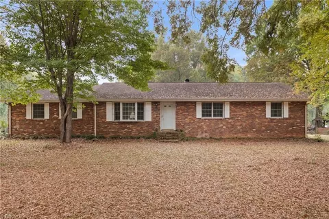 1516 Jonestown Rd, Winston Salem, NC 27103