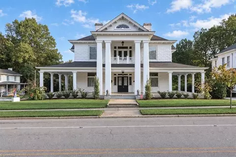 403 Front St, Statesville, NC 28677