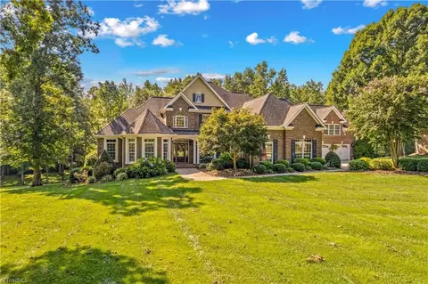 220 Cedar Lake Dr, Statesville, NC 28625