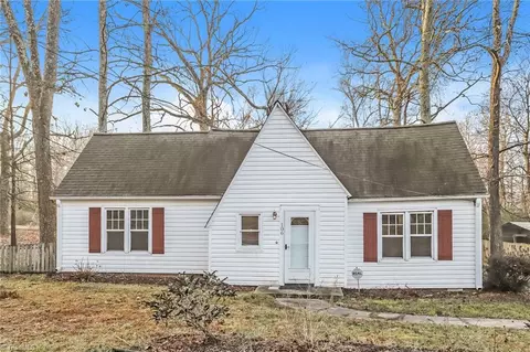 106 Spur Rd, Greensboro, NC 27406