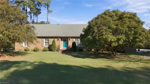 3304 Woodlawn Rd, Rocky Mount, NC 27804