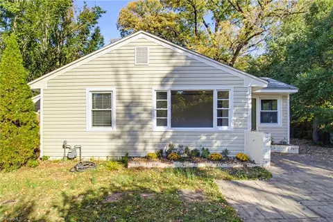 2536 Fernwood Dr, Greensboro, NC 27408
