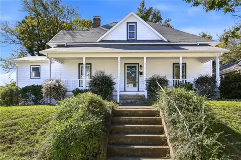 446 Granville Dr, Winston Salem, NC 27101