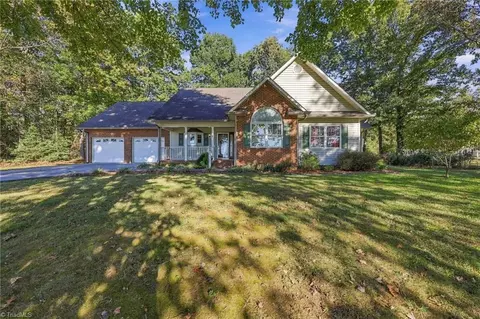 2765 Airport Rd, North Wilkesboro, NC 28659