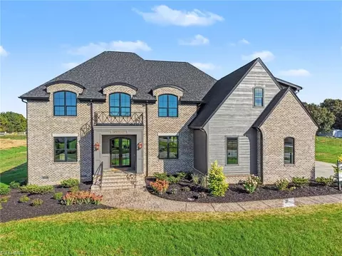 7645 Braelands Dr, Summerfield, NC 27358