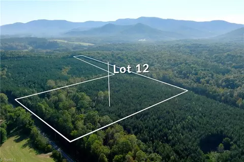 12 Morrison Rd, Morganton, NC 28655