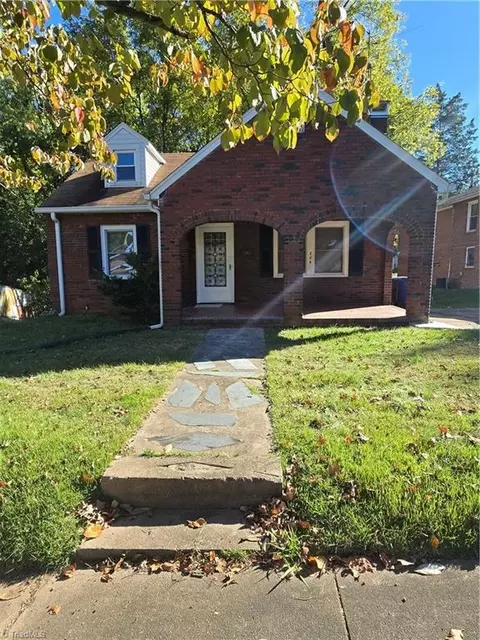 204 25th St E, Winston Salem, NC 27105