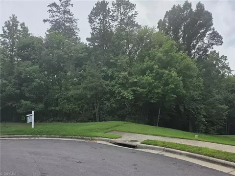 2845 Saint Giles Ct, High Point, NC 27262