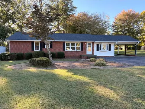 938 Brownwood Dr, Winston Salem, NC 27105