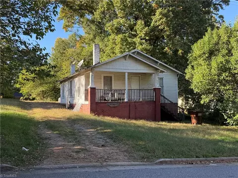 609 Bridges Dr, High Point, NC 27262
