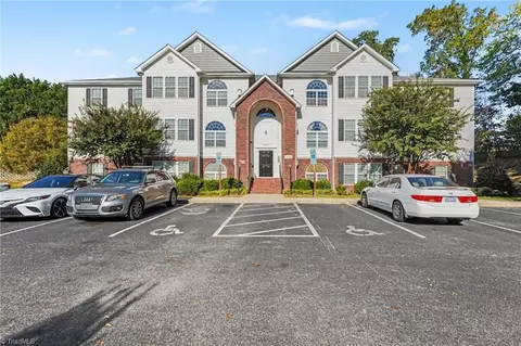 4305 Timberbrooke Dr #3C, Greensboro, NC 27409