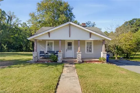 4736 White Rock Rd, Winston Salem, NC 27105