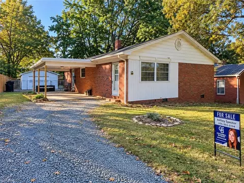 206 Sterling St, Asheboro, NC 27203