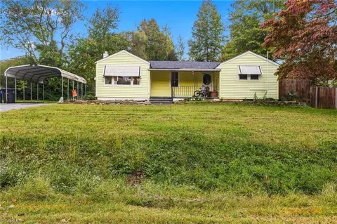 3200 Fleet St, Winston Salem, NC 27127