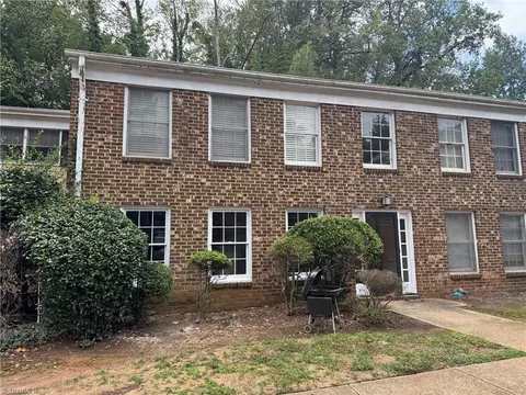 2821 Bleeker Sq #C, Winston Salem, NC 27106