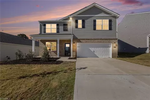 709 Tobacco Rd, Lexington, NC 27295