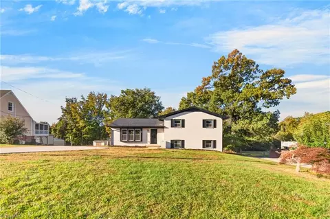 424 Glen Oaks Dr, Burlington, NC 27217
