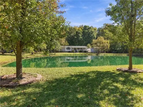 125 James Dr, Rockwell, NC 28138