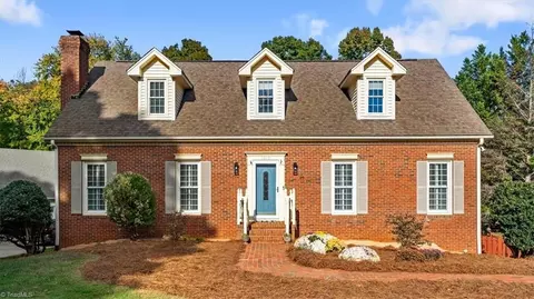 1010 Westminster Dr, Greensboro, NC 27410