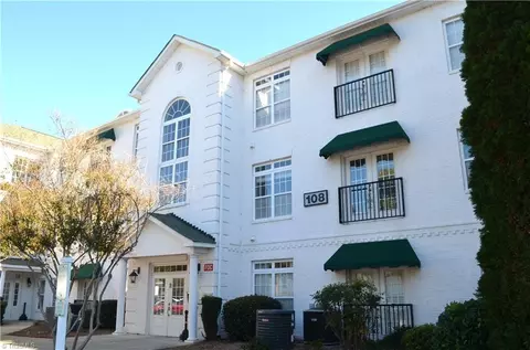 108 Sunset Cir #202, Greensboro, NC 27408