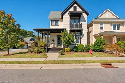 140 Rock Ledge Dr, Chapel Hill, NC 27516