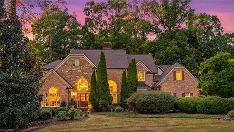 3904 Dover Park Rd, Greensboro, NC 27407