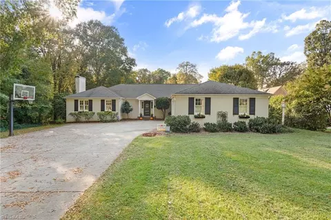 1220 Ashburton Ln, Winston Salem, NC 27106